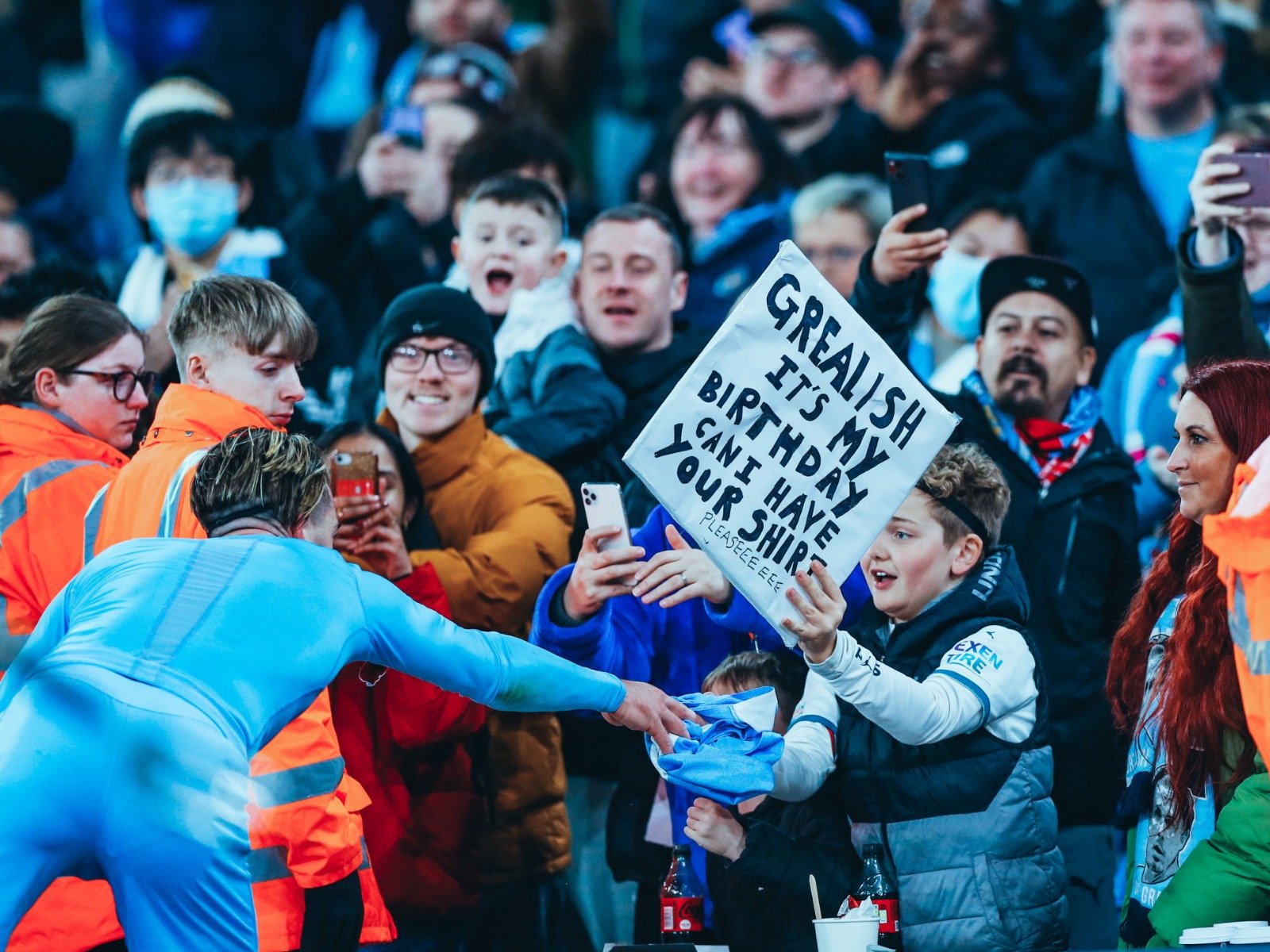 与曼城的低 与曼城的低